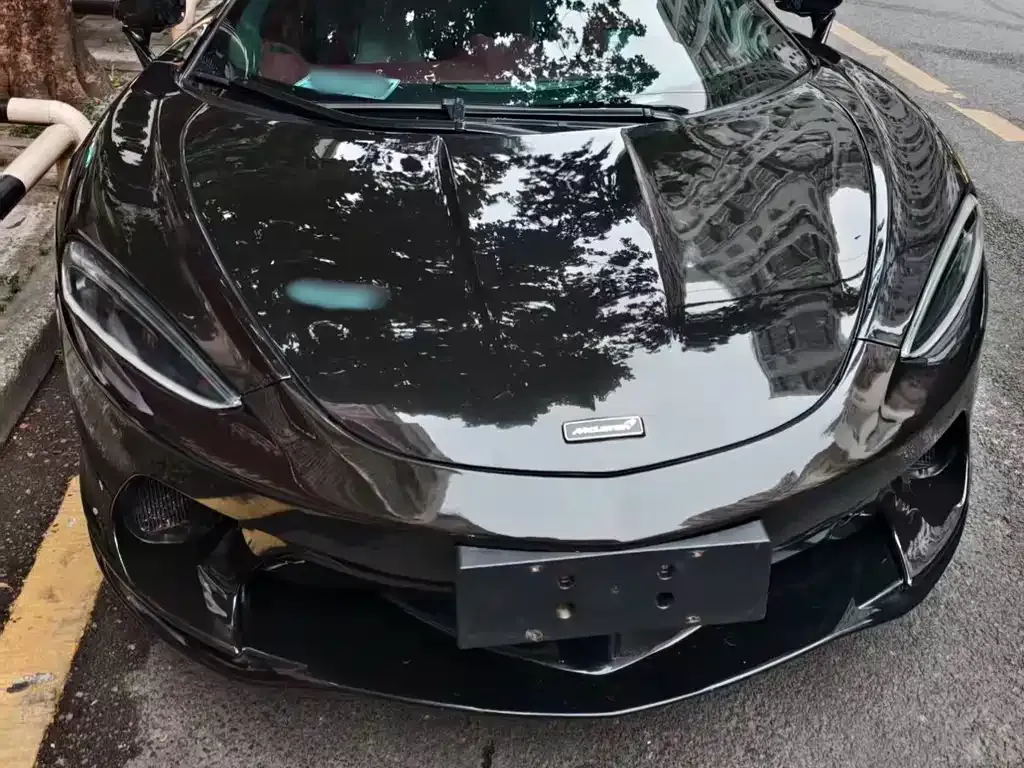 McLaren GT