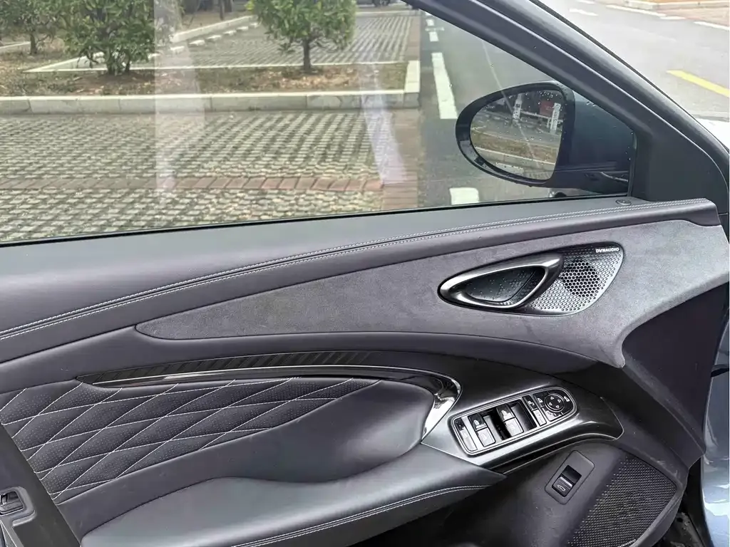 BYD Seal — фото 2