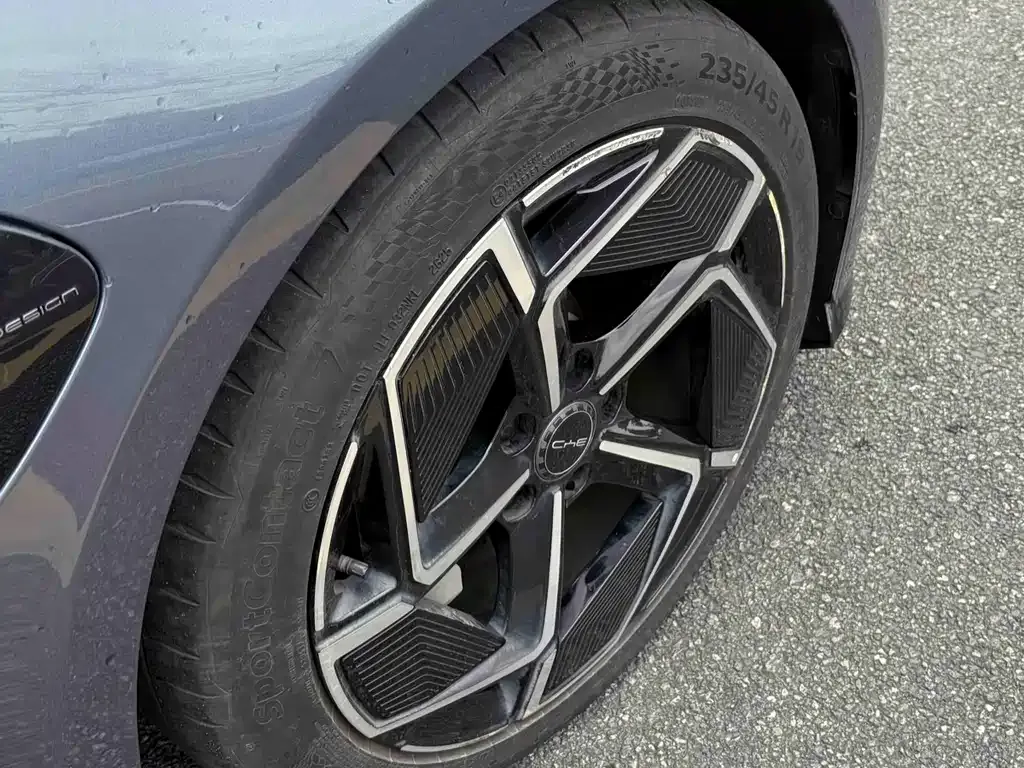 BYD Seal — фото 6