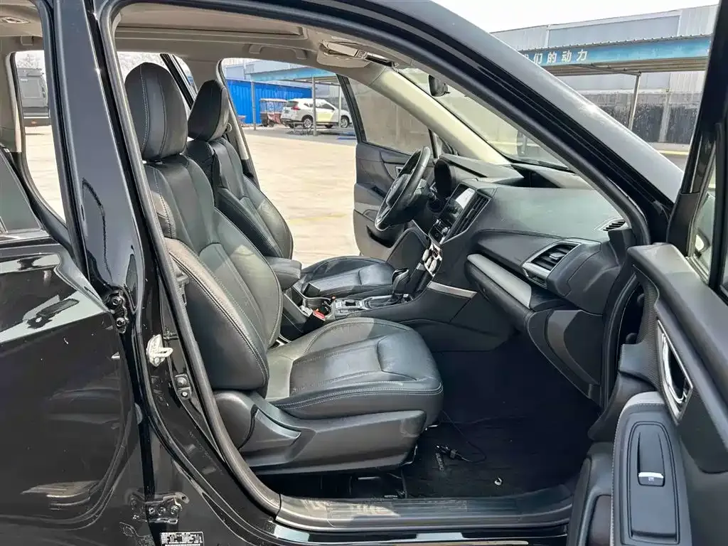 Subaru Forester — фото 8