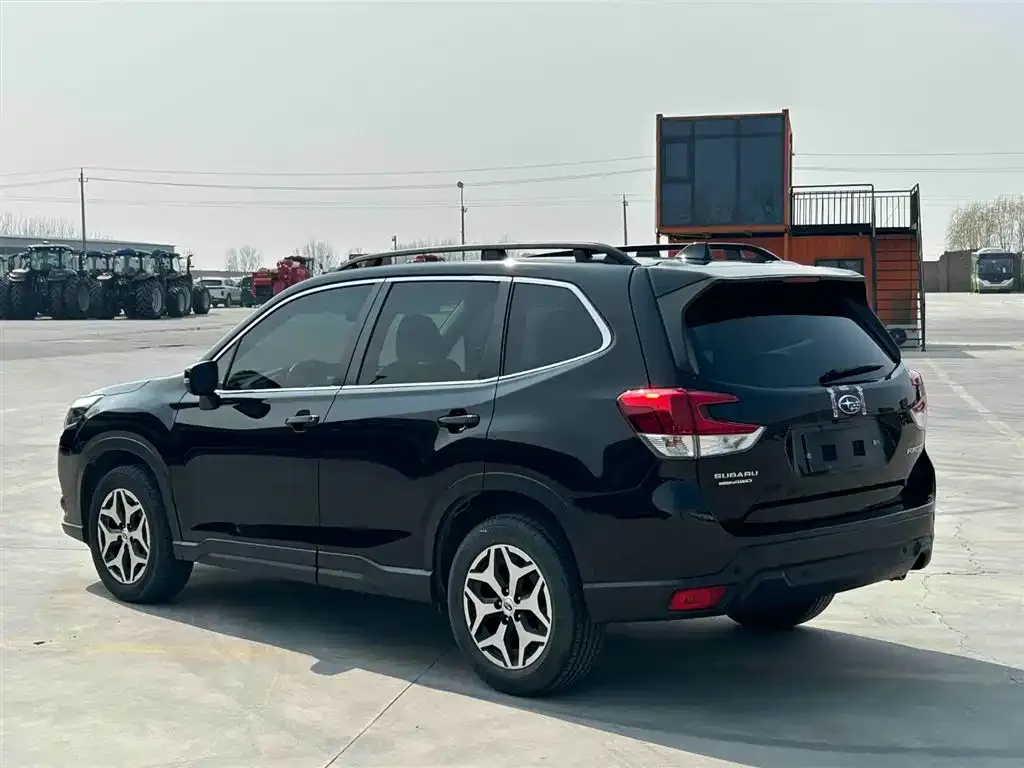 Subaru Forester — фото 9