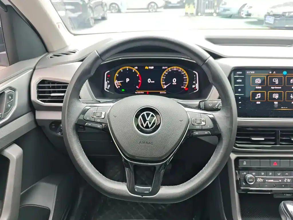Volkswagen T-Cross — фото 7
