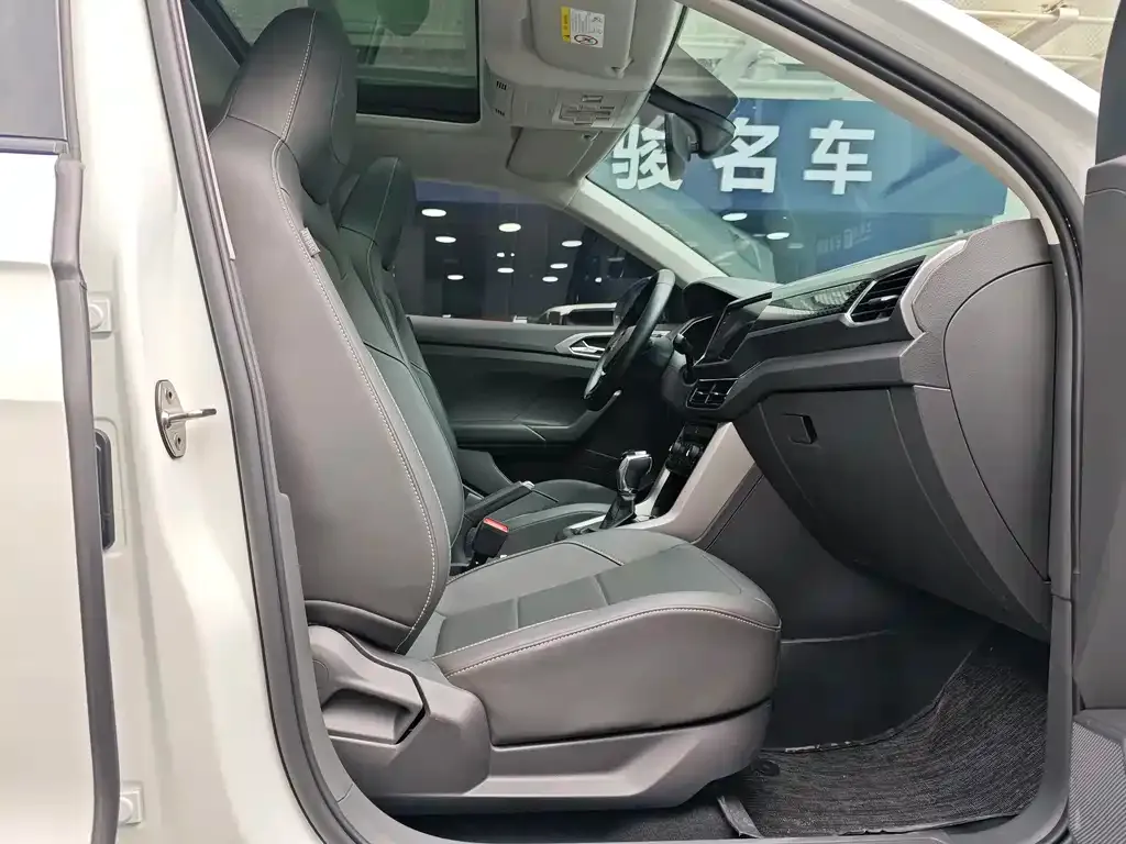 Volkswagen T-Cross — фото 2