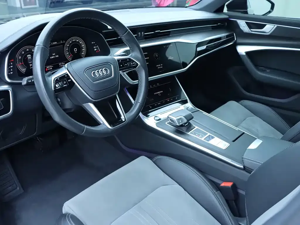 Audi A6L — фото 9