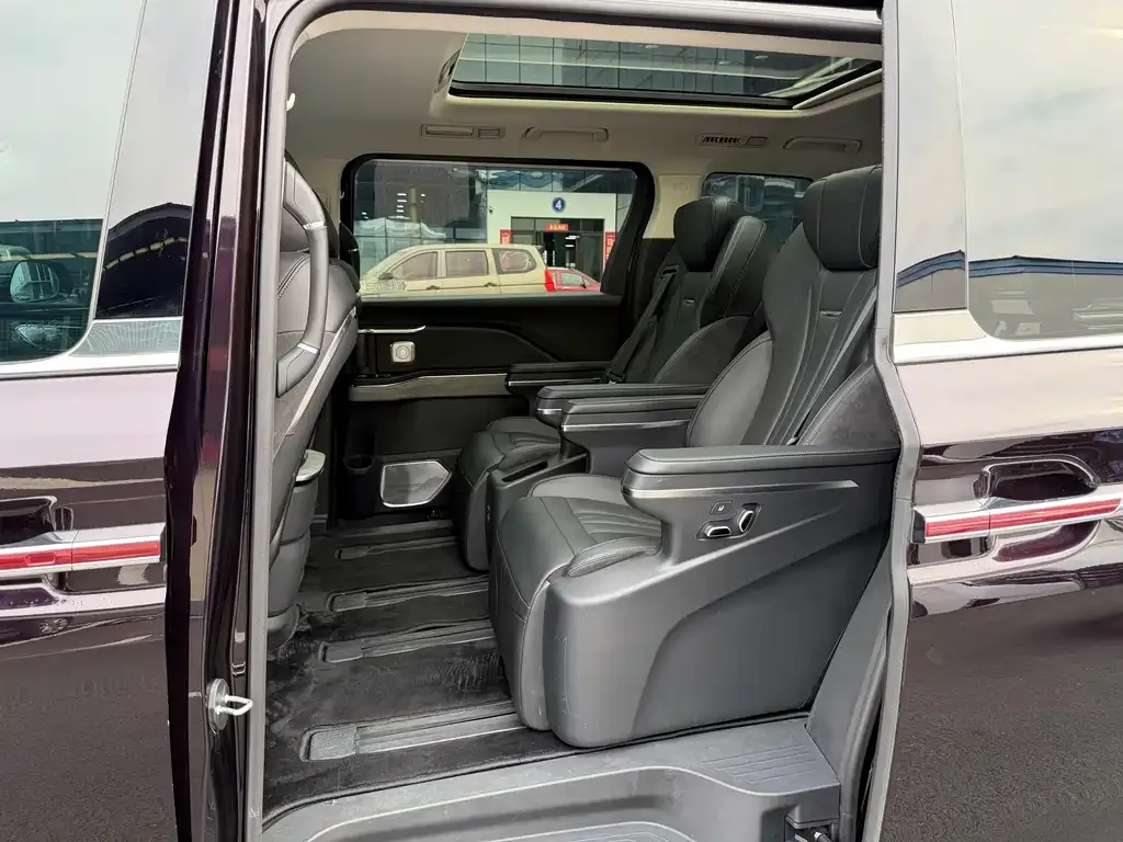 Hongqi HQ9 2023 из CN, фото 10