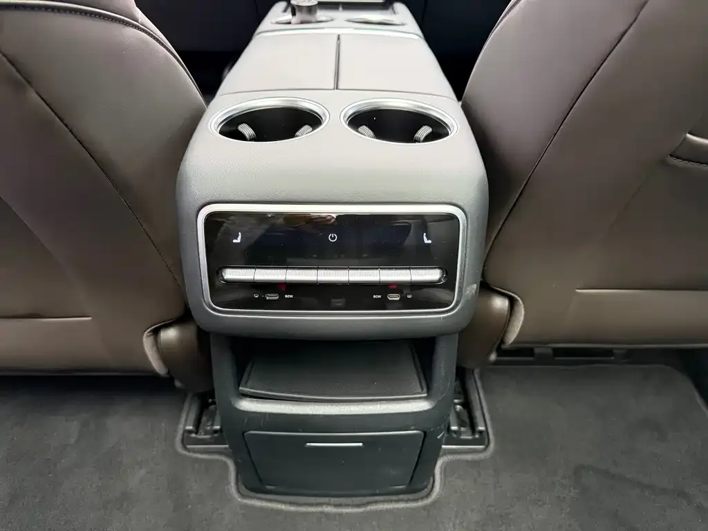 Li Auto L8 2024 из CN, фото 3