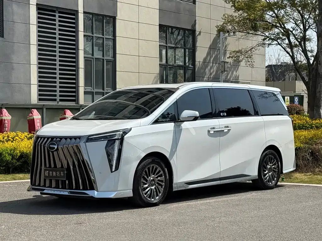 GAC Motor Trumpchi M8 — фото 1