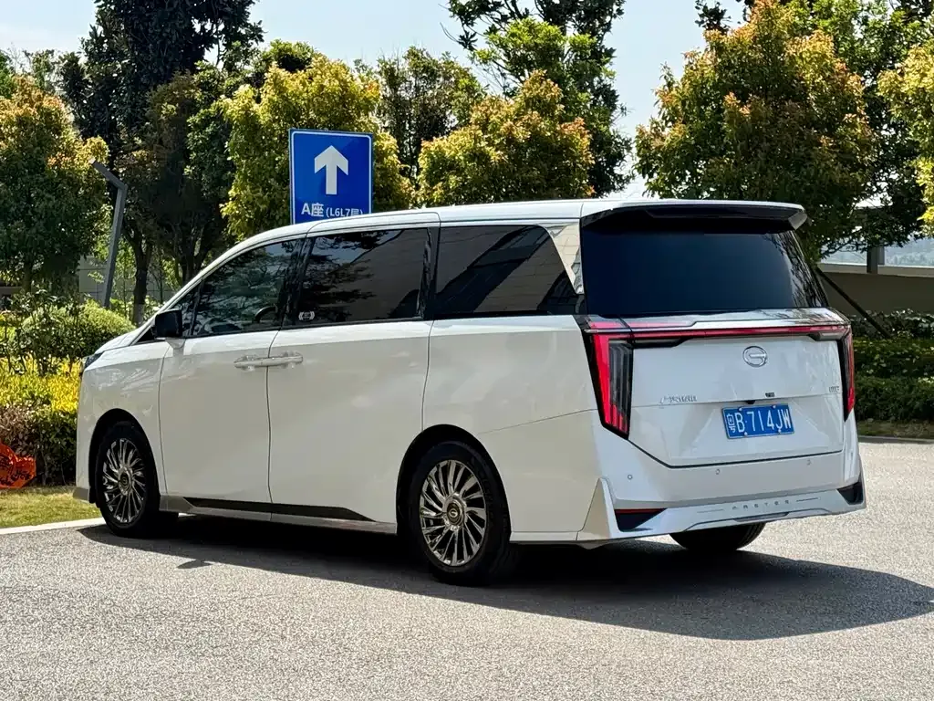 GAC Motor Trumpchi M8 — фото 8