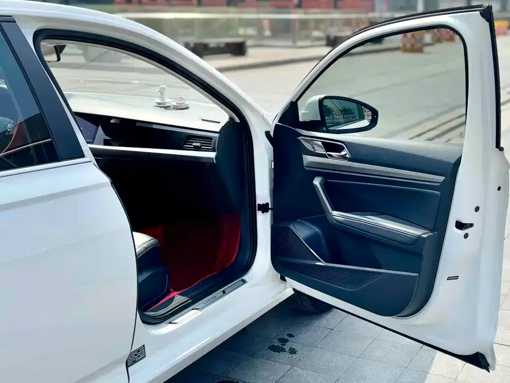 Volkswagen Lavida 2021 из CN, фото 2