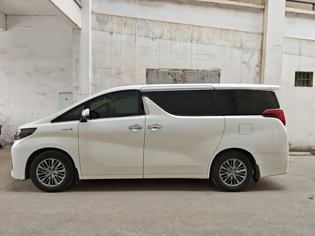 Toyota Alphard 2023 из CN, фото 3