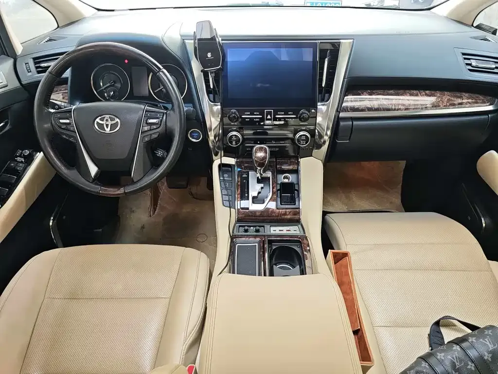 Toyota Alphard 2023 из CN, фото 5