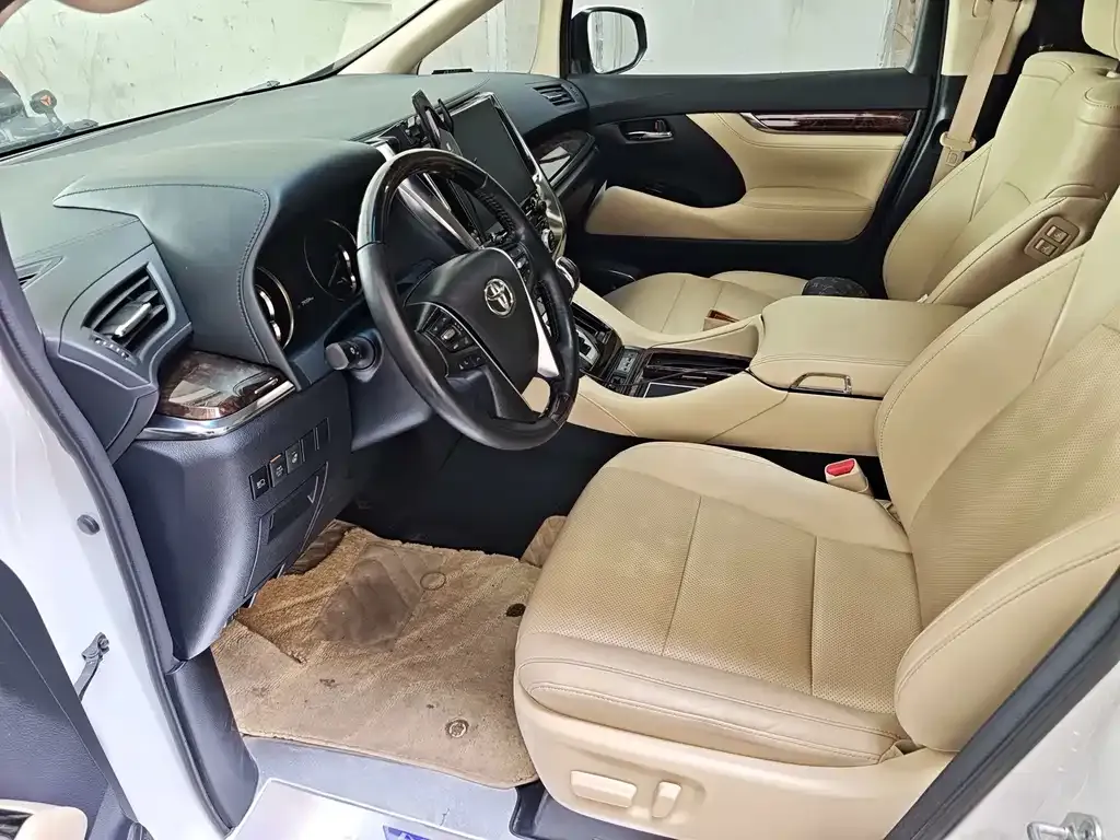 Toyota Alphard 2023 из CN, фото 8