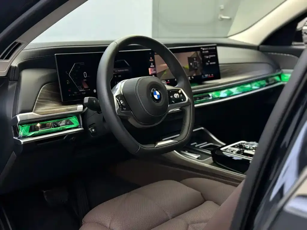 BMW 7 Series — фото 2