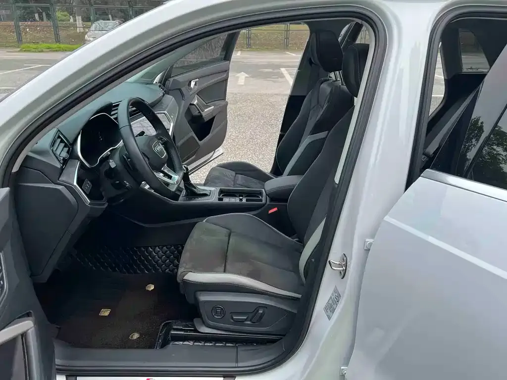Audi Q3 2022 из CN, фото 2