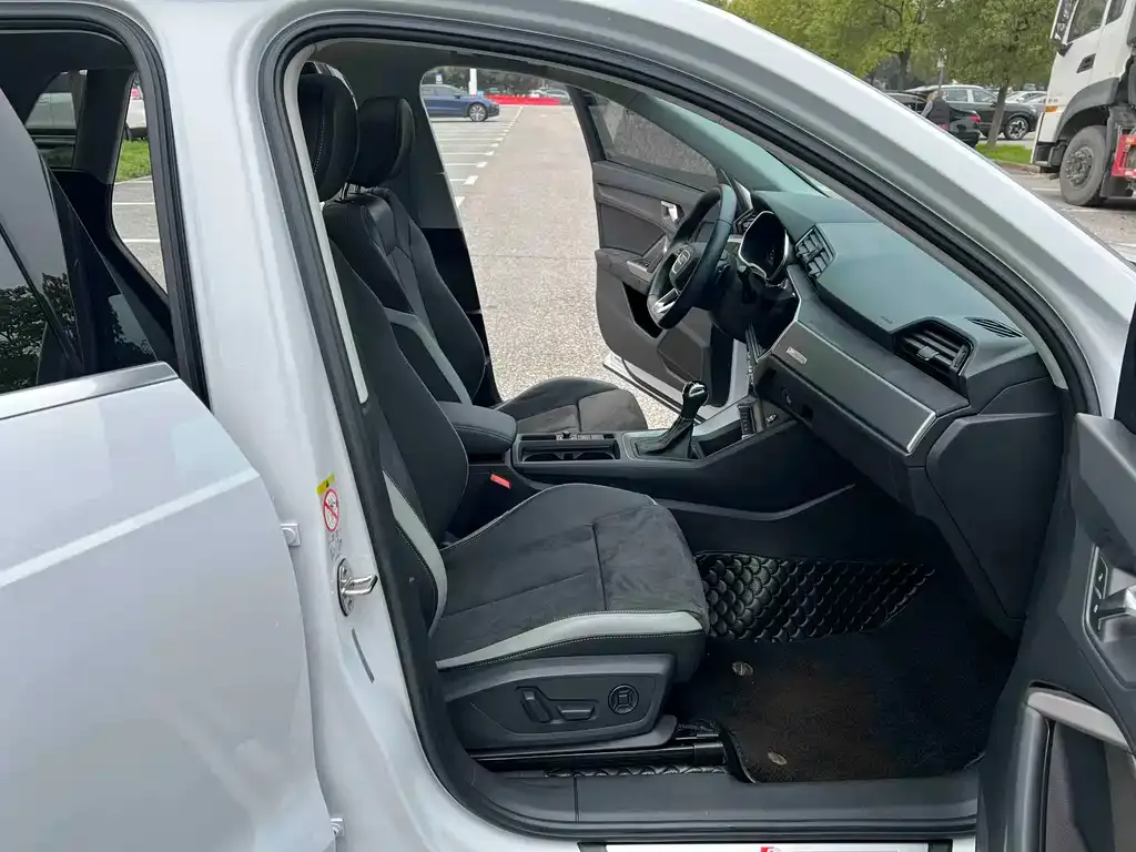 Audi Q3 2022 из CN, фото 7