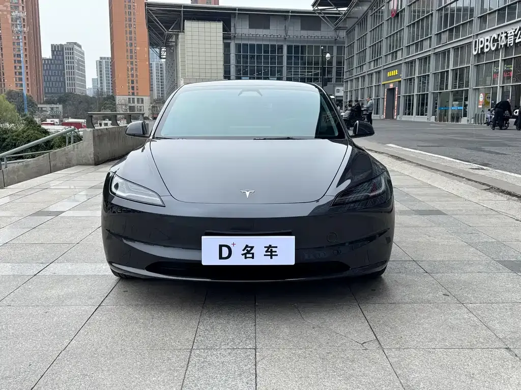 Tesla Model 3 — фото 7