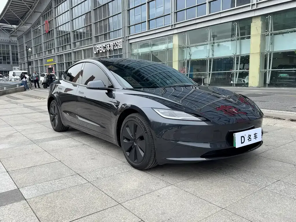 Tesla Model 3 — фото 3