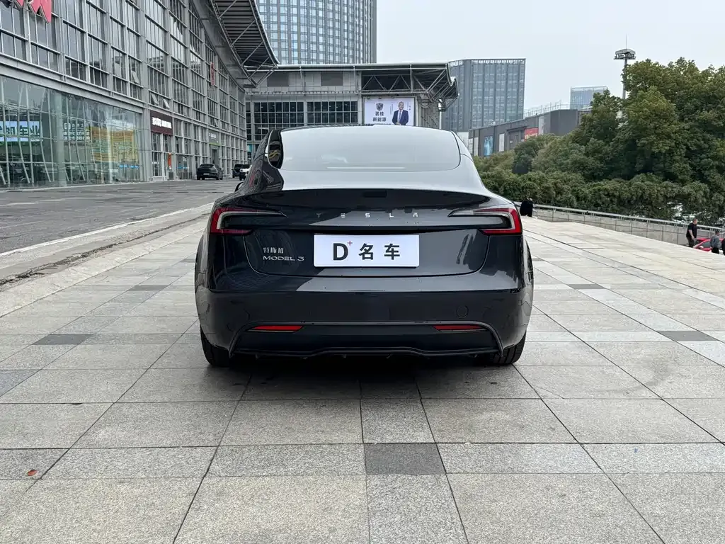 Tesla Model 3 — фото 6