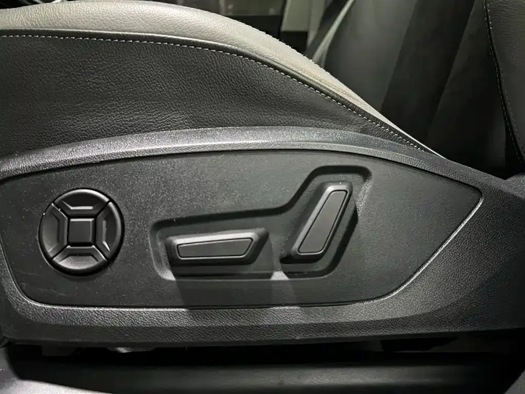 Audi Q3 — фото 10