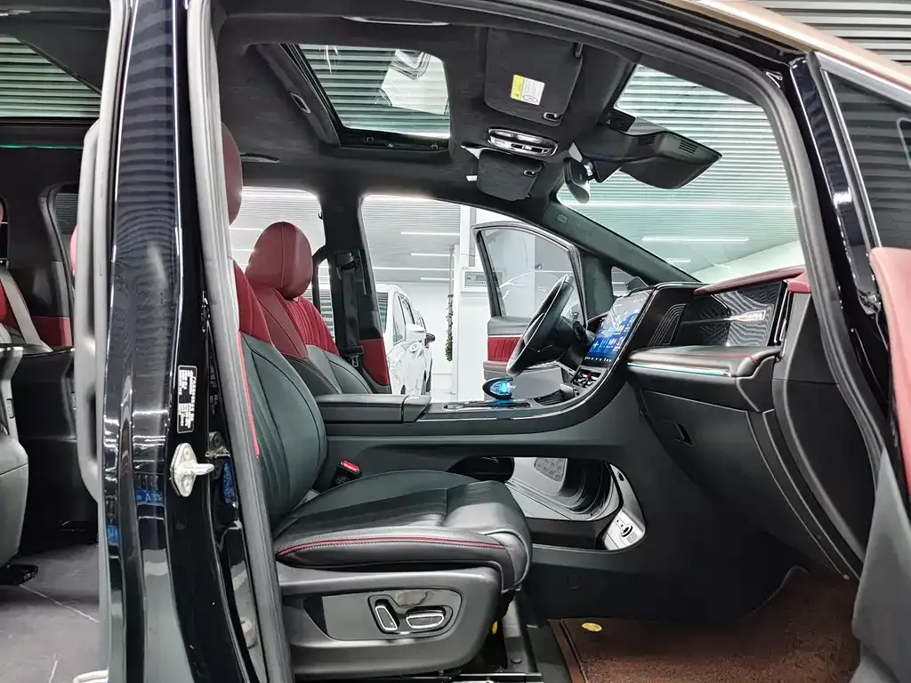 GAC Motor Trumpchi M8 — фото 2