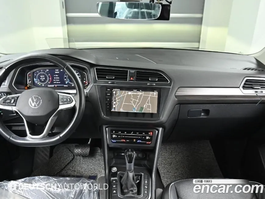 Volkswagen Tiguan — фото 8