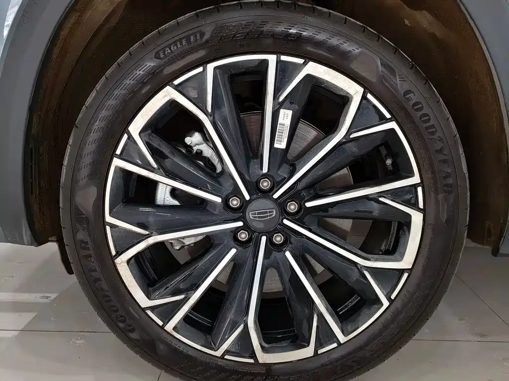 Geely Xingyue L — фото 10