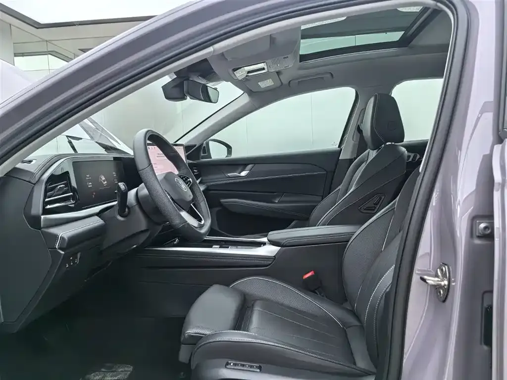 Volkswagen Passat 2024 из CN, фото 3