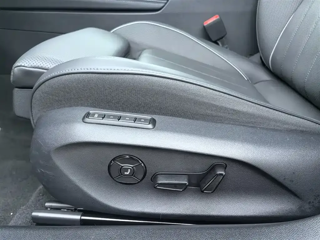 Volkswagen Passat 2024 из CN, фото 4