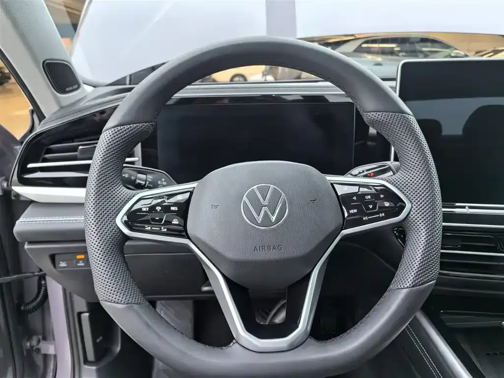 Volkswagen Passat 2024 из CN, фото 2