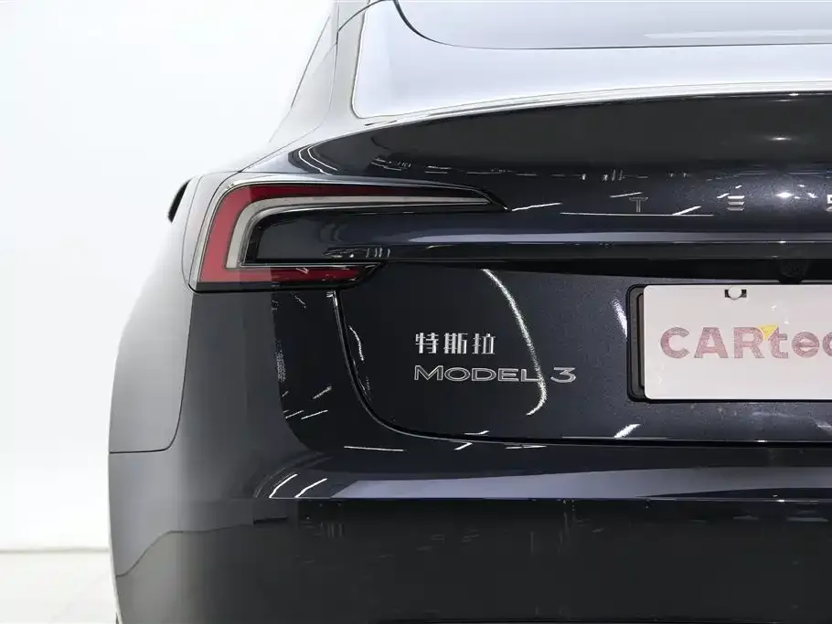 Tesla Model 3 — фото 10