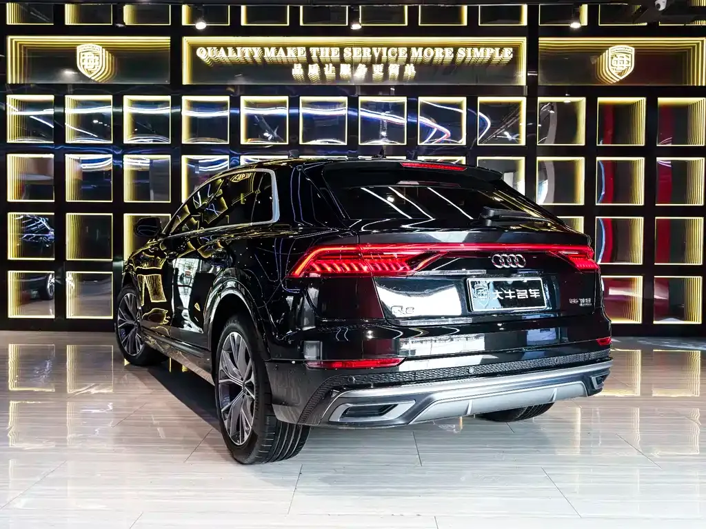 Audi Q8 2023 из CN, фото 5