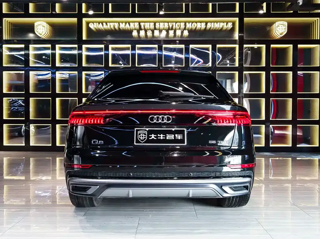 Audi Q8 2023 из CN, фото 3