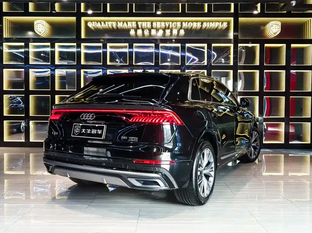 Audi Q8 2023 из CN, фото 6