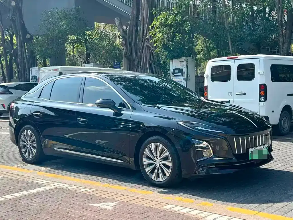 Hongqi E-QM5 — фото 7
