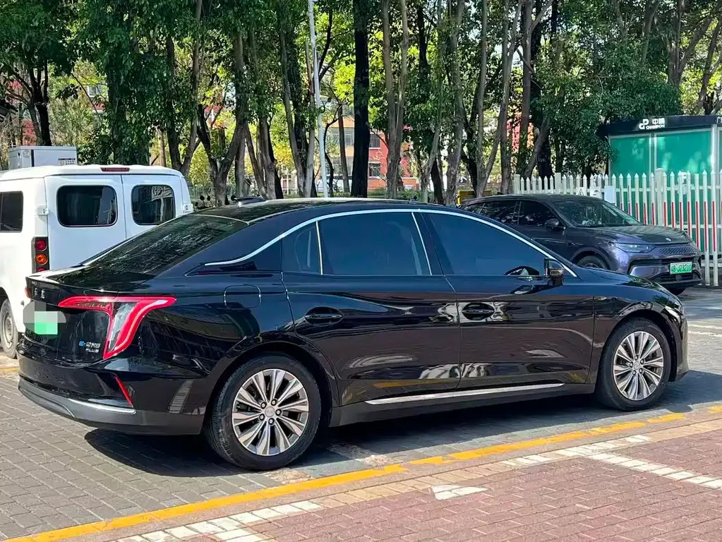 Hongqi E-QM5 — фото 6