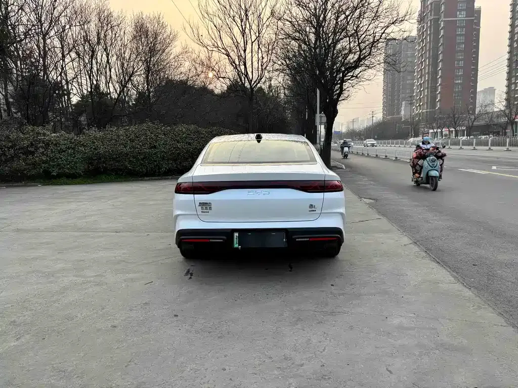 BYD Qin L — фото 8
