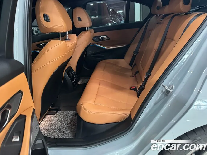 BMW 3-Series 2024 из KR, фото 3
