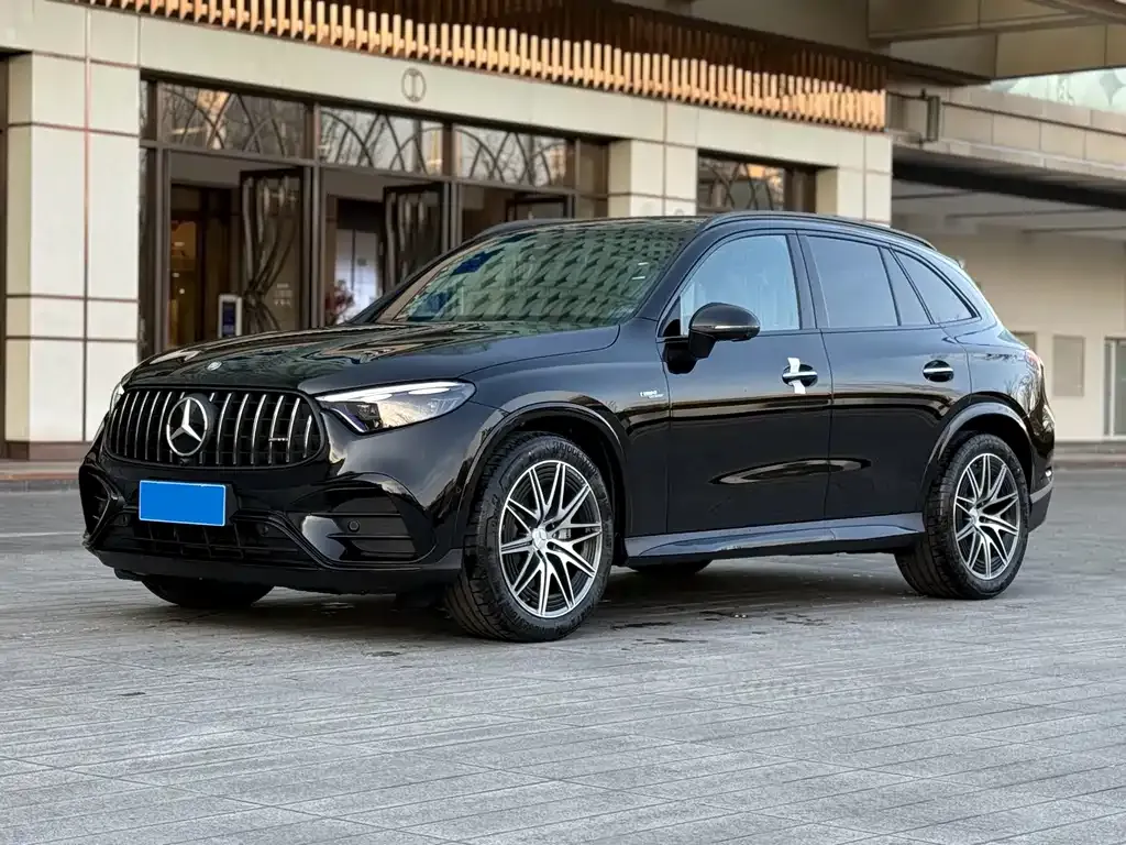 Mercedes-Benz GLC AMG — фото 1