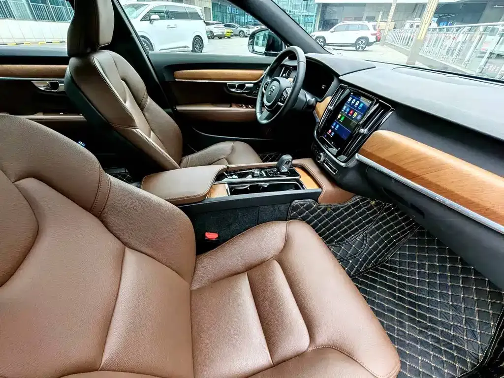 Volvo S90 2024 из CN, фото 5