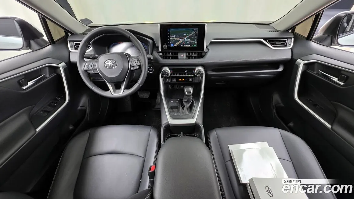 Toyota RAV4 — фото 8
