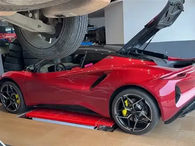 Lotus Emira 2023 из CN, фото 3