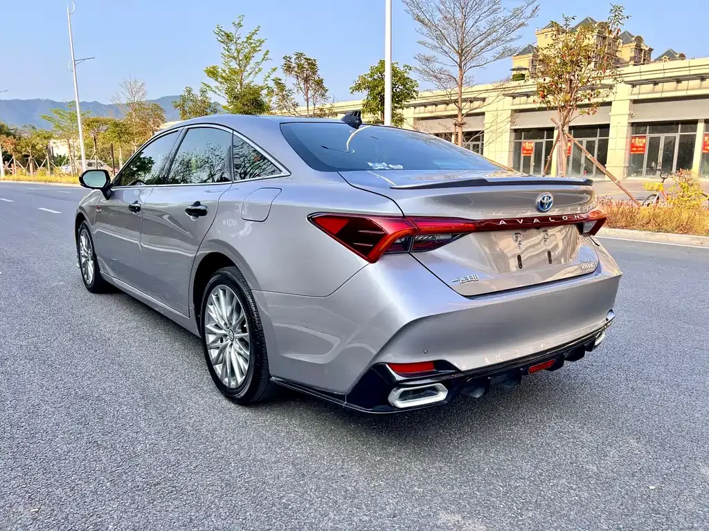 Toyota Avalon 2022 из CN, фото 2