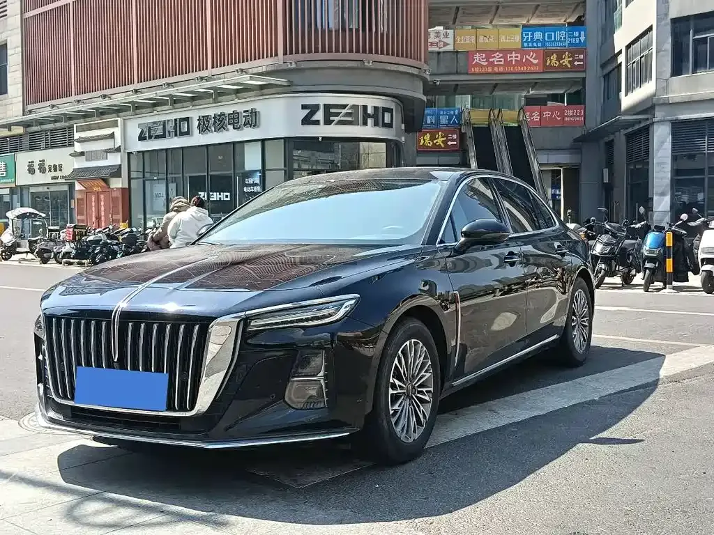 Hongqi H5 — фото 1