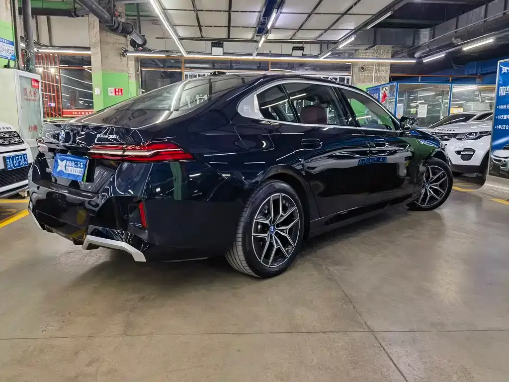 BMW i5 2025 из CN, фото 10