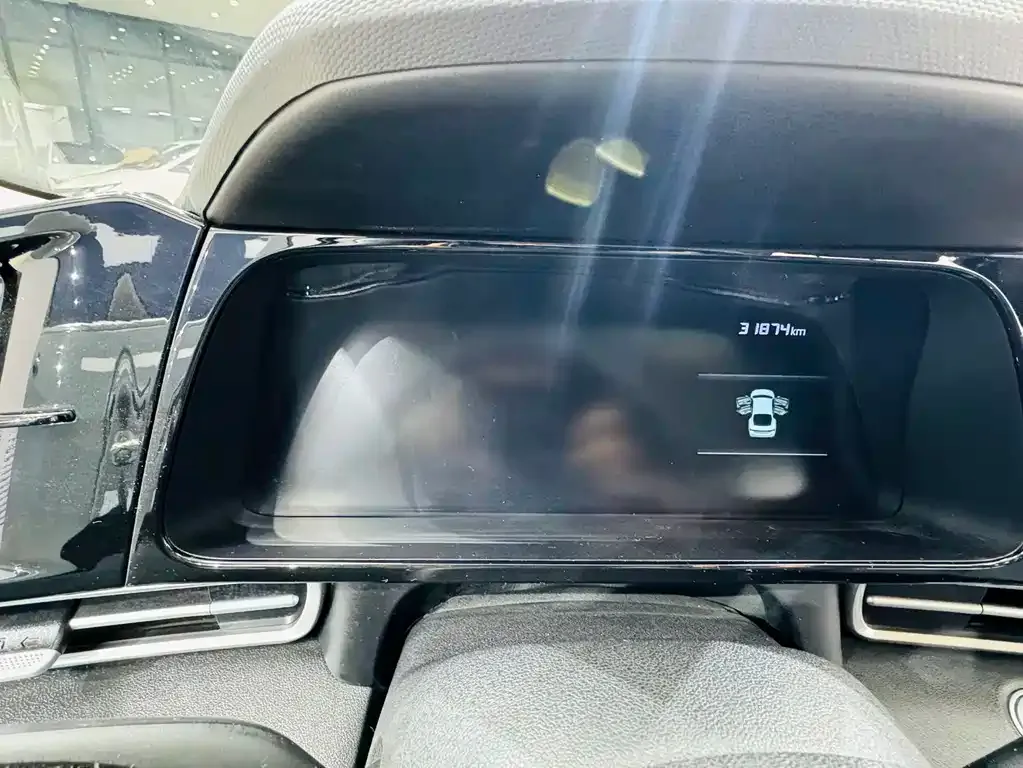 Hyundai Elantra 2023 из CN, фото 9