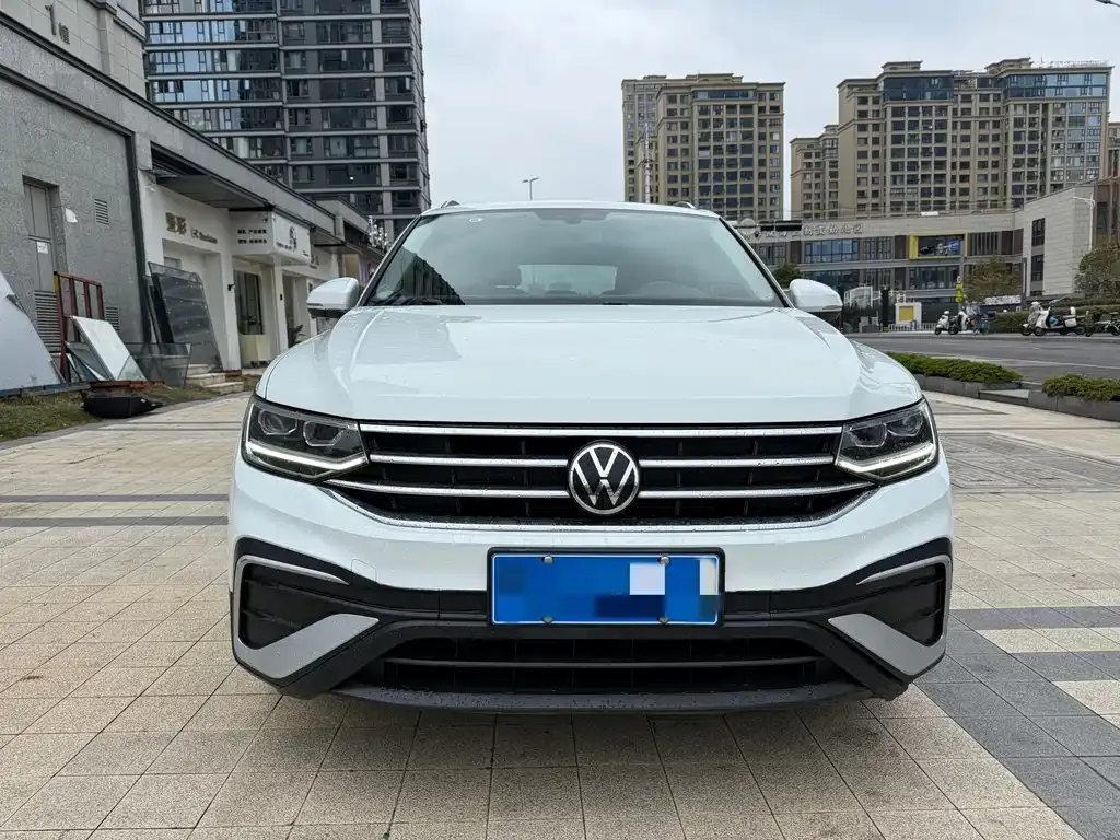 Volkswagen Tiguan L 2023 из CN, фото 5