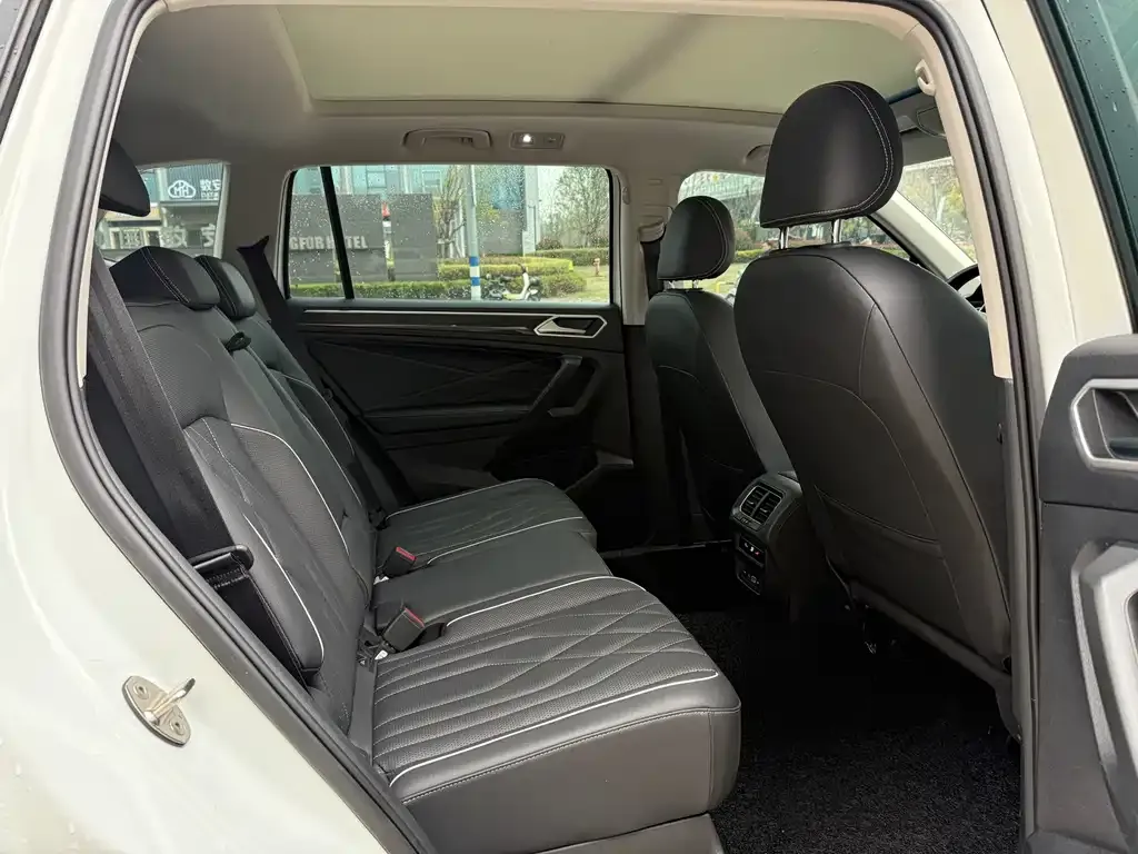 Volkswagen Tiguan L 2023 из CN, фото 2