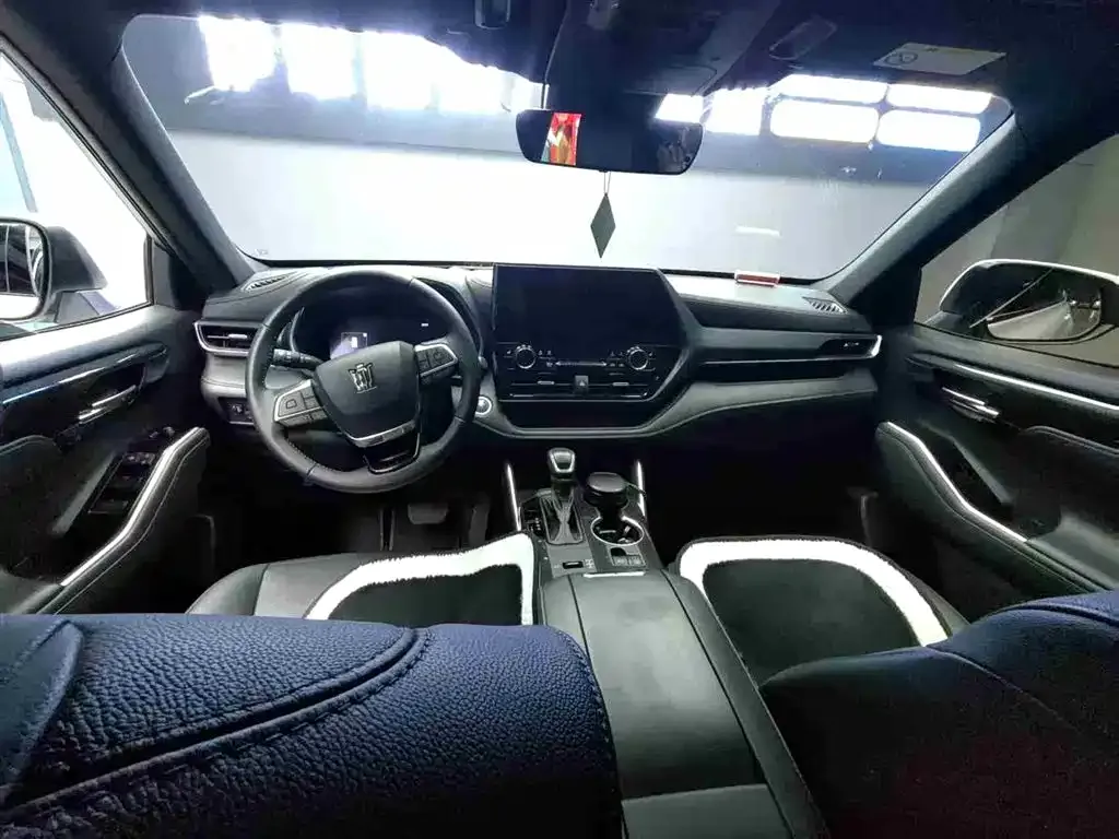Toyota Crown Kluger 2022 из CN, фото 4