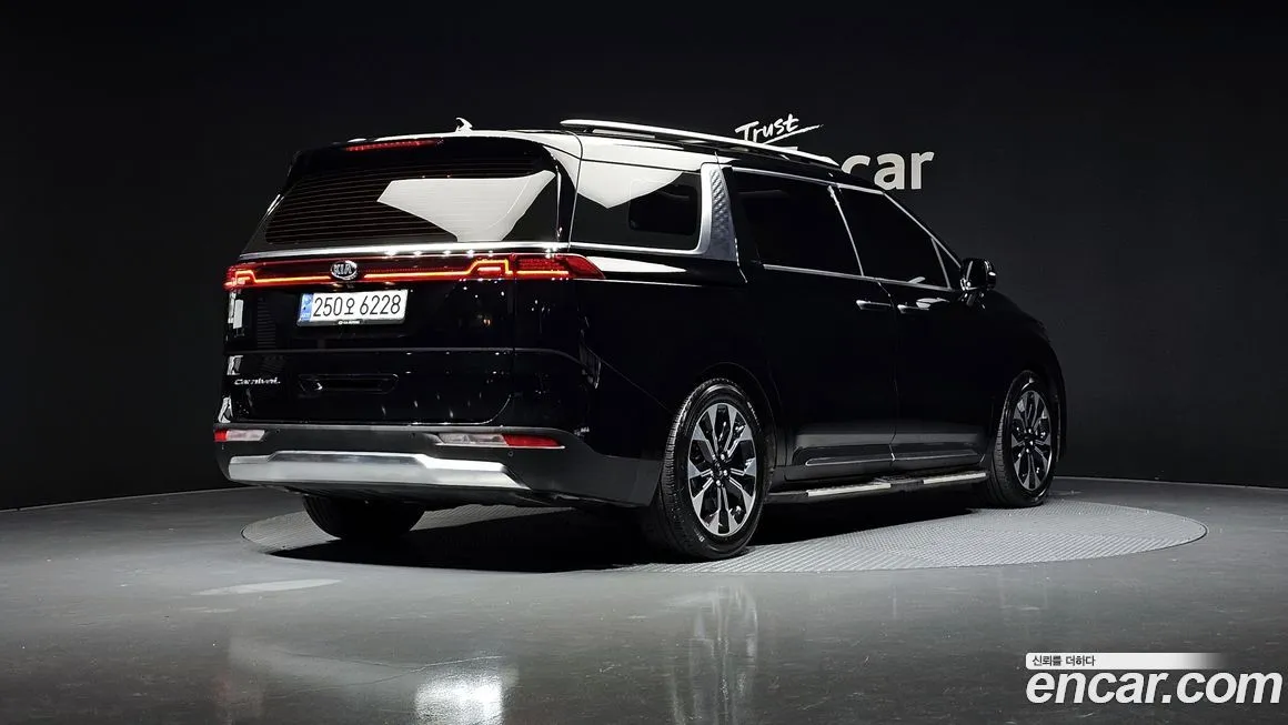 Kia Carnival — фото 3