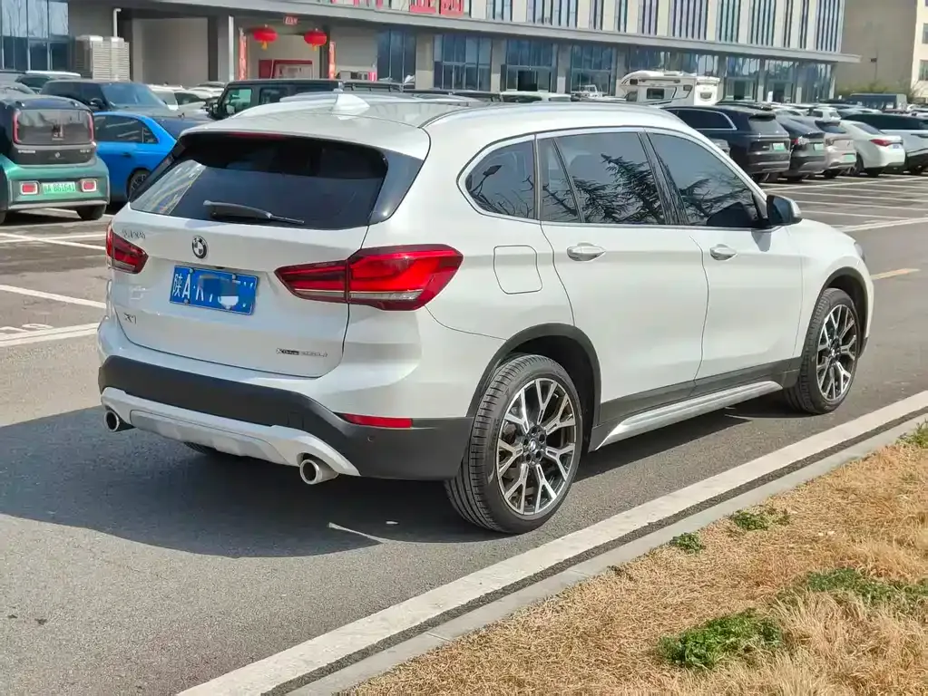 BMW X1 — фото 10